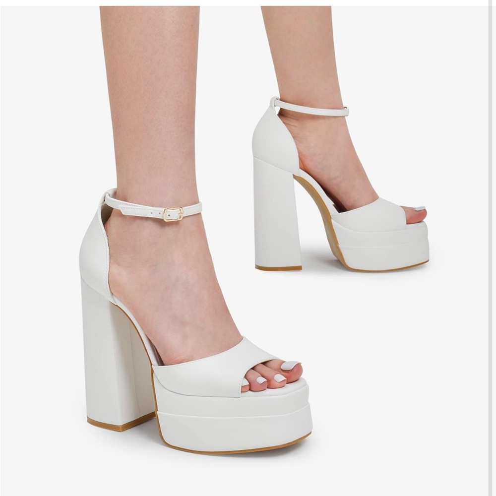White platform chunky heels - women’s size 6.  Like new quality, only worn once!